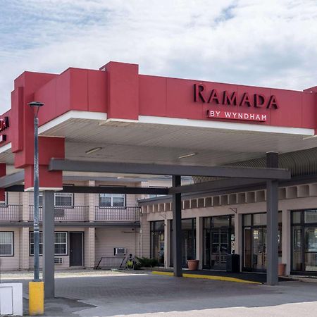 Ramada By Wyndham Thunder Bay Airlane Hotel Extérieur photo