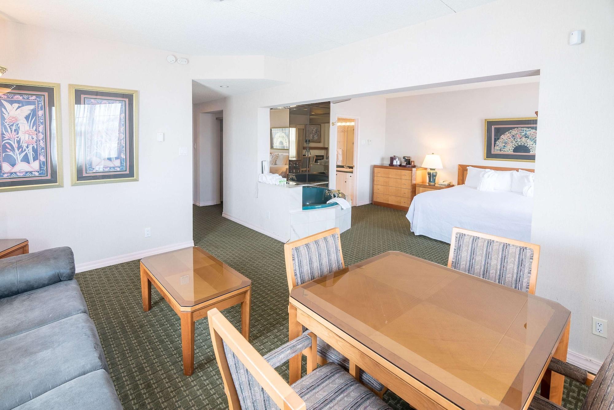Ramada By Wyndham Thunder Bay Airlane Hotel Extérieur photo