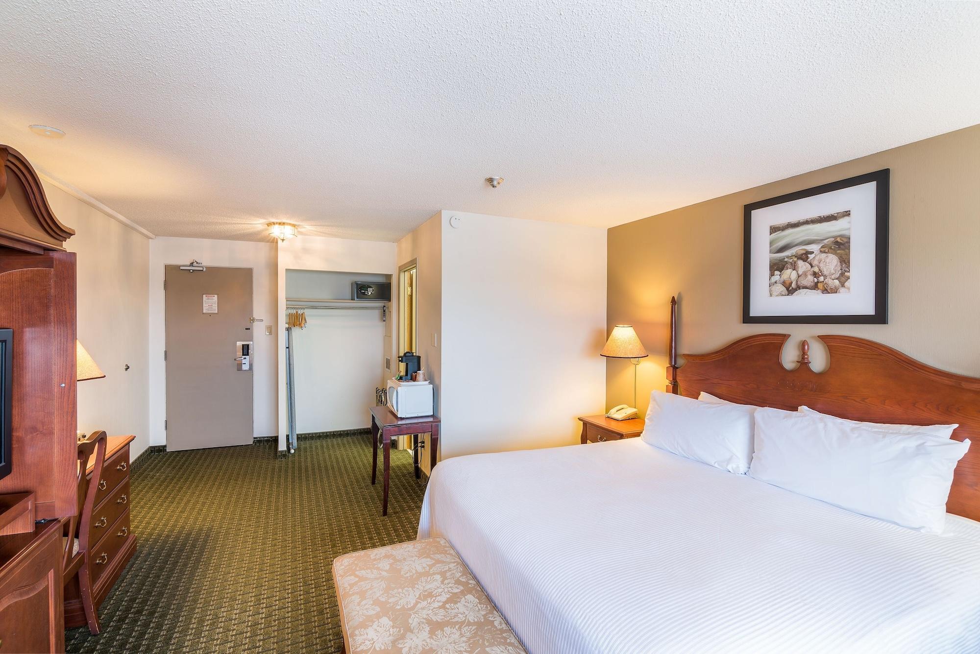 Ramada By Wyndham Thunder Bay Airlane Hotel Extérieur photo