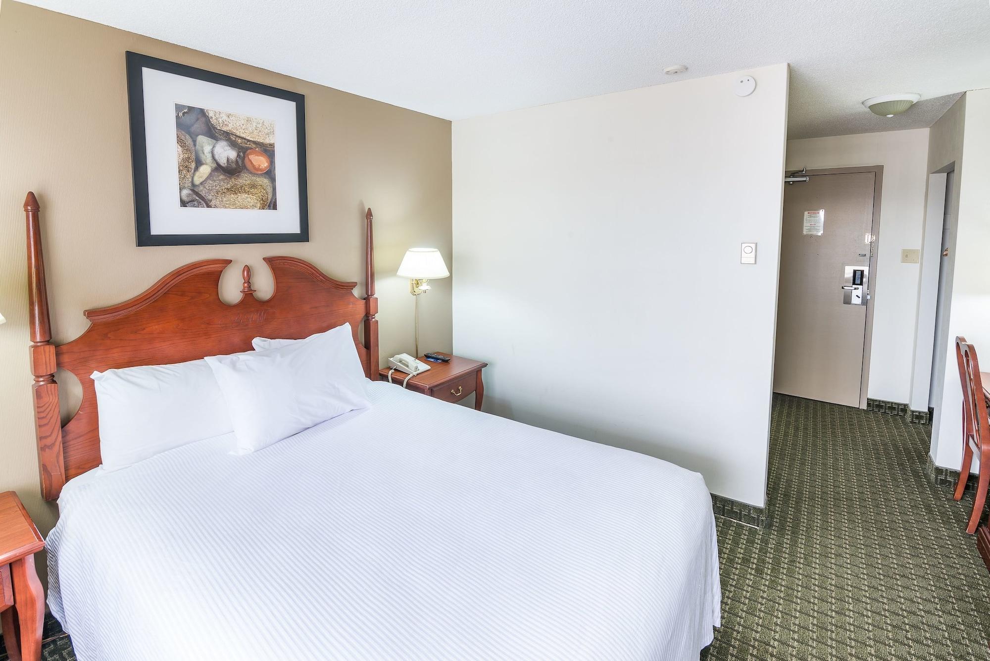 Ramada By Wyndham Thunder Bay Airlane Hotel Extérieur photo
