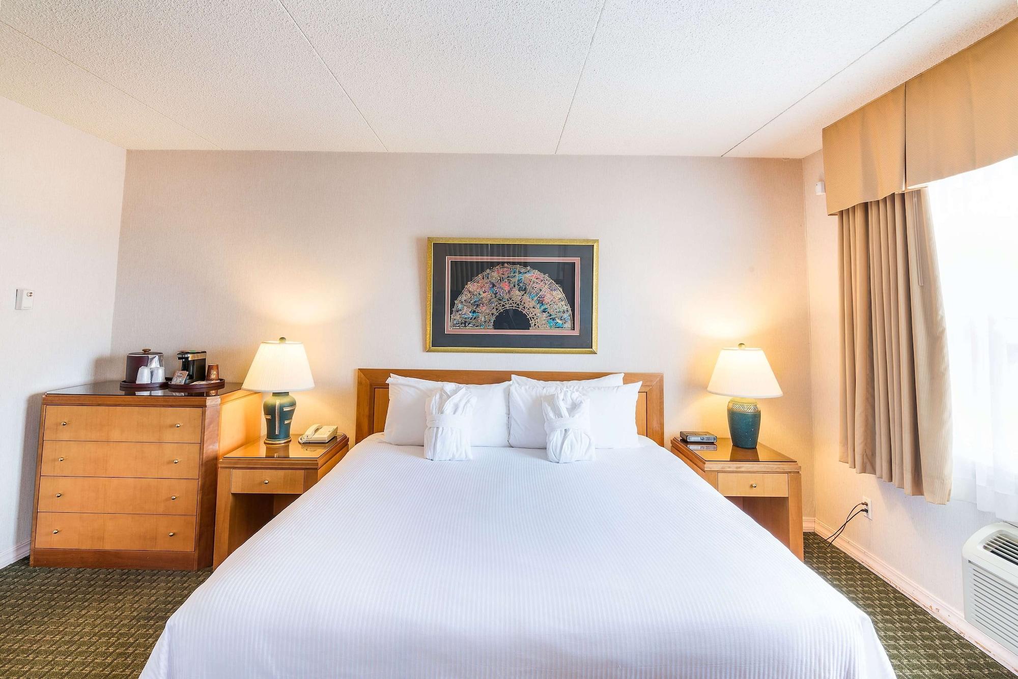 Ramada By Wyndham Thunder Bay Airlane Hotel Extérieur photo