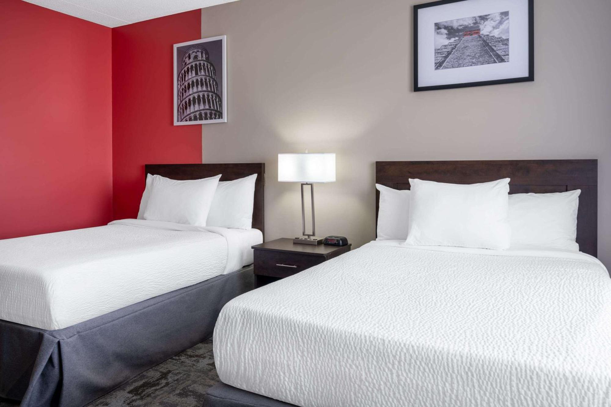 Ramada By Wyndham Thunder Bay Airlane Hotel Extérieur photo