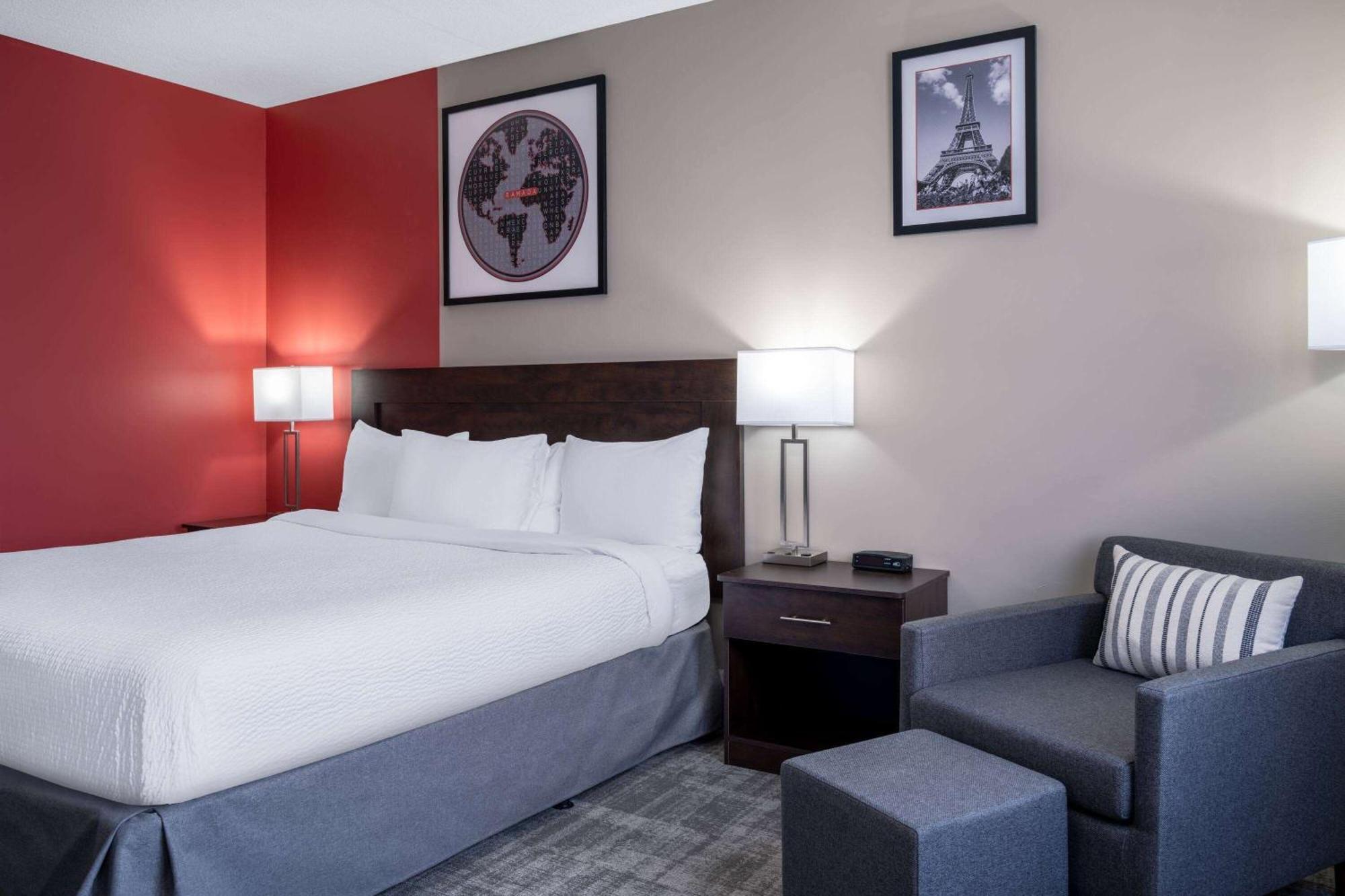 Ramada By Wyndham Thunder Bay Airlane Hotel Extérieur photo