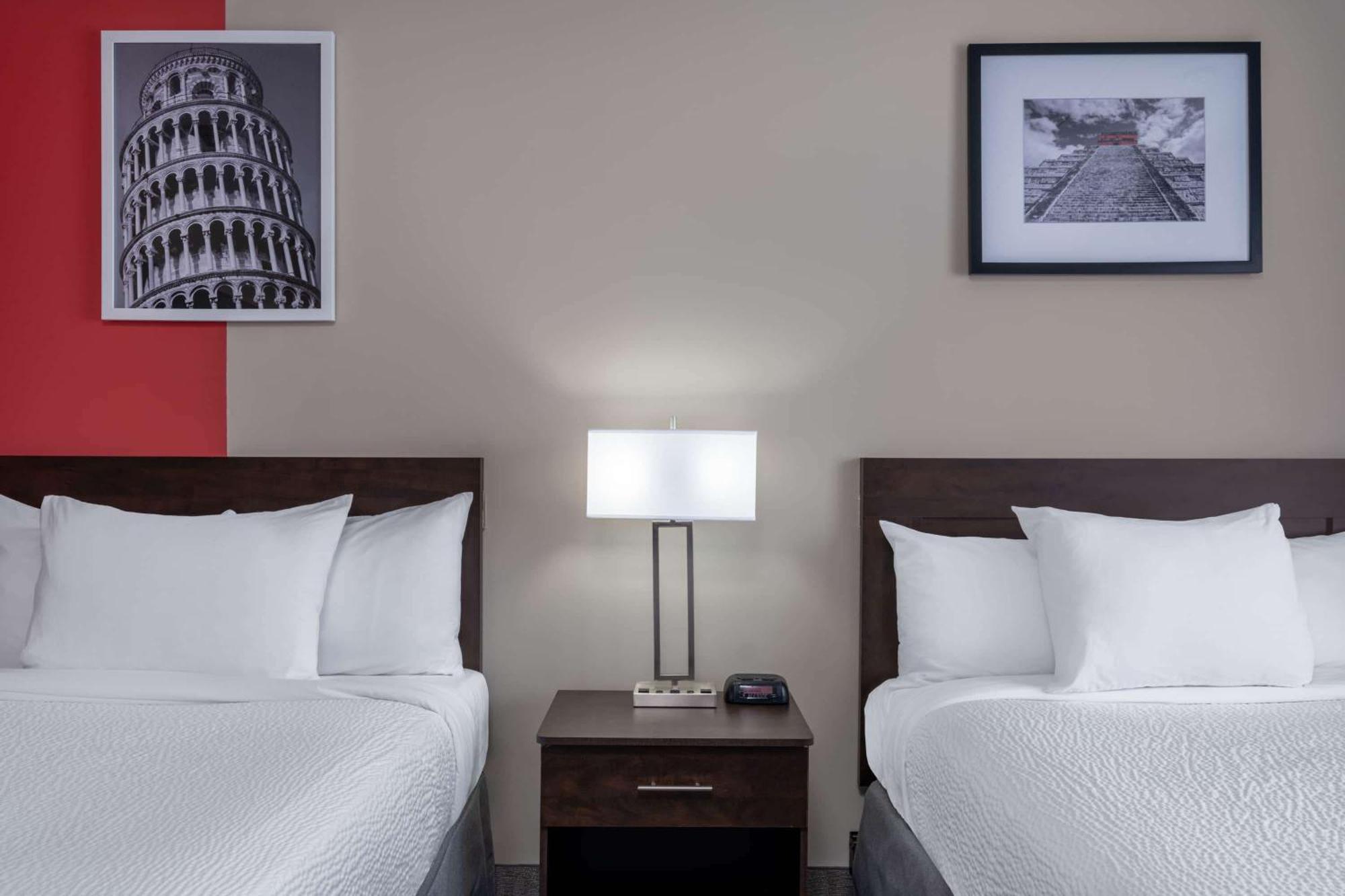 Ramada By Wyndham Thunder Bay Airlane Hotel Extérieur photo