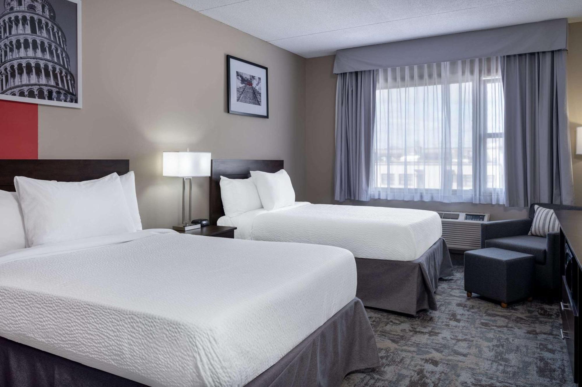 Ramada By Wyndham Thunder Bay Airlane Hotel Extérieur photo