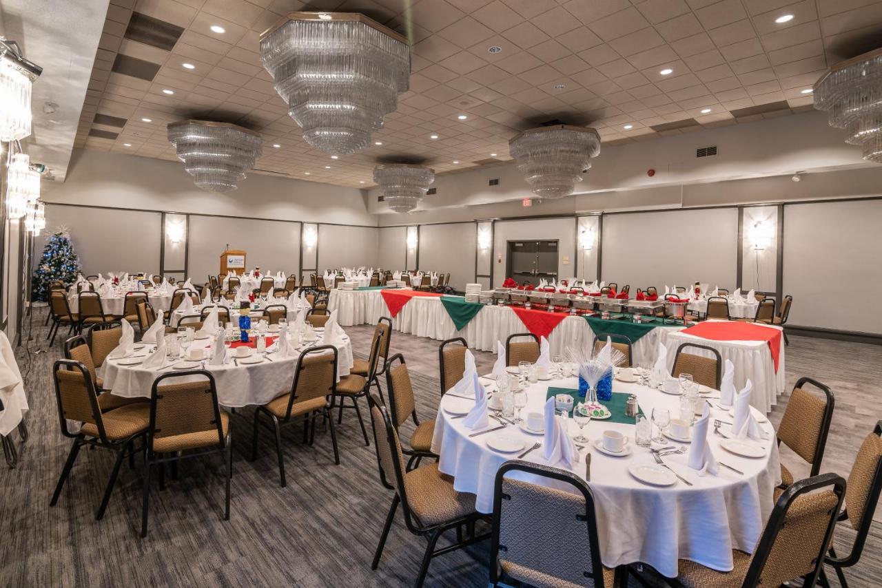 Ramada By Wyndham Thunder Bay Airlane Hotel Extérieur photo