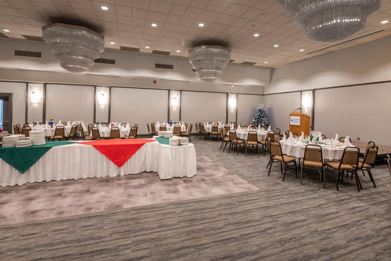 Ramada By Wyndham Thunder Bay Airlane Hotel Extérieur photo