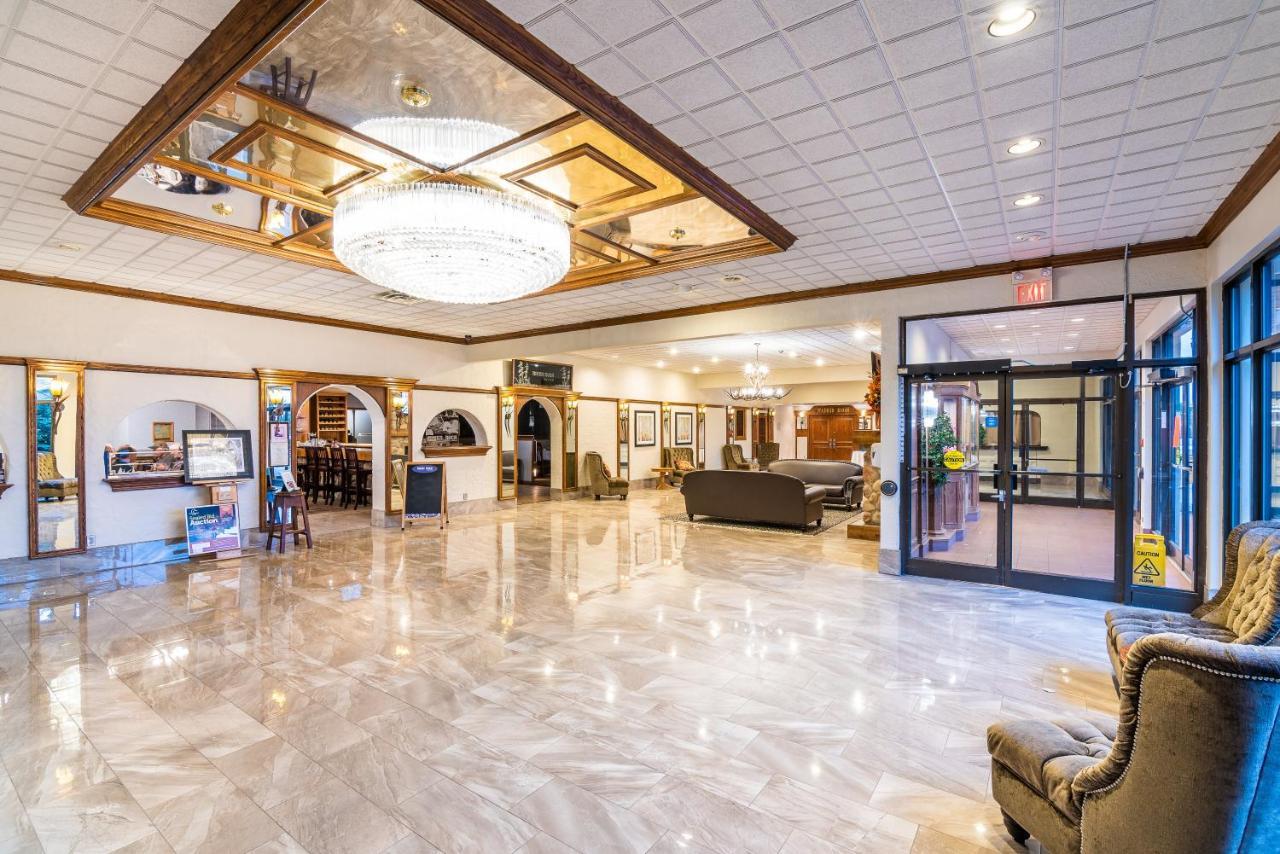 Ramada By Wyndham Thunder Bay Airlane Hotel Extérieur photo