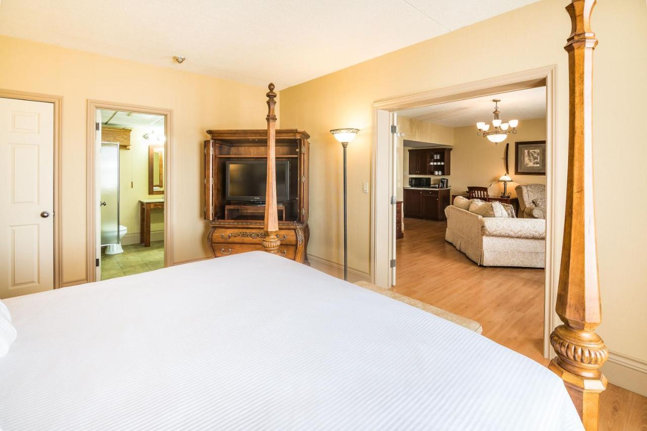 Ramada By Wyndham Thunder Bay Airlane Hotel Extérieur photo