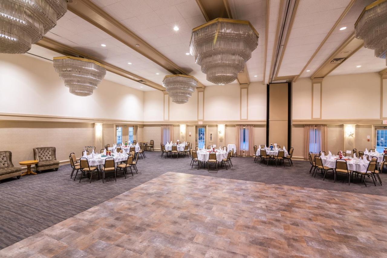 Ramada By Wyndham Thunder Bay Airlane Hotel Extérieur photo