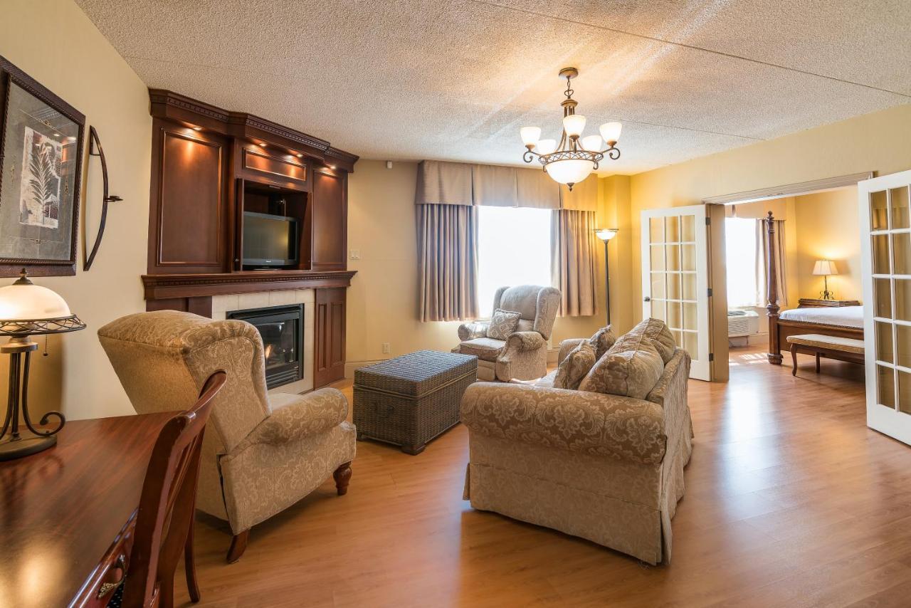 Ramada By Wyndham Thunder Bay Airlane Hotel Extérieur photo