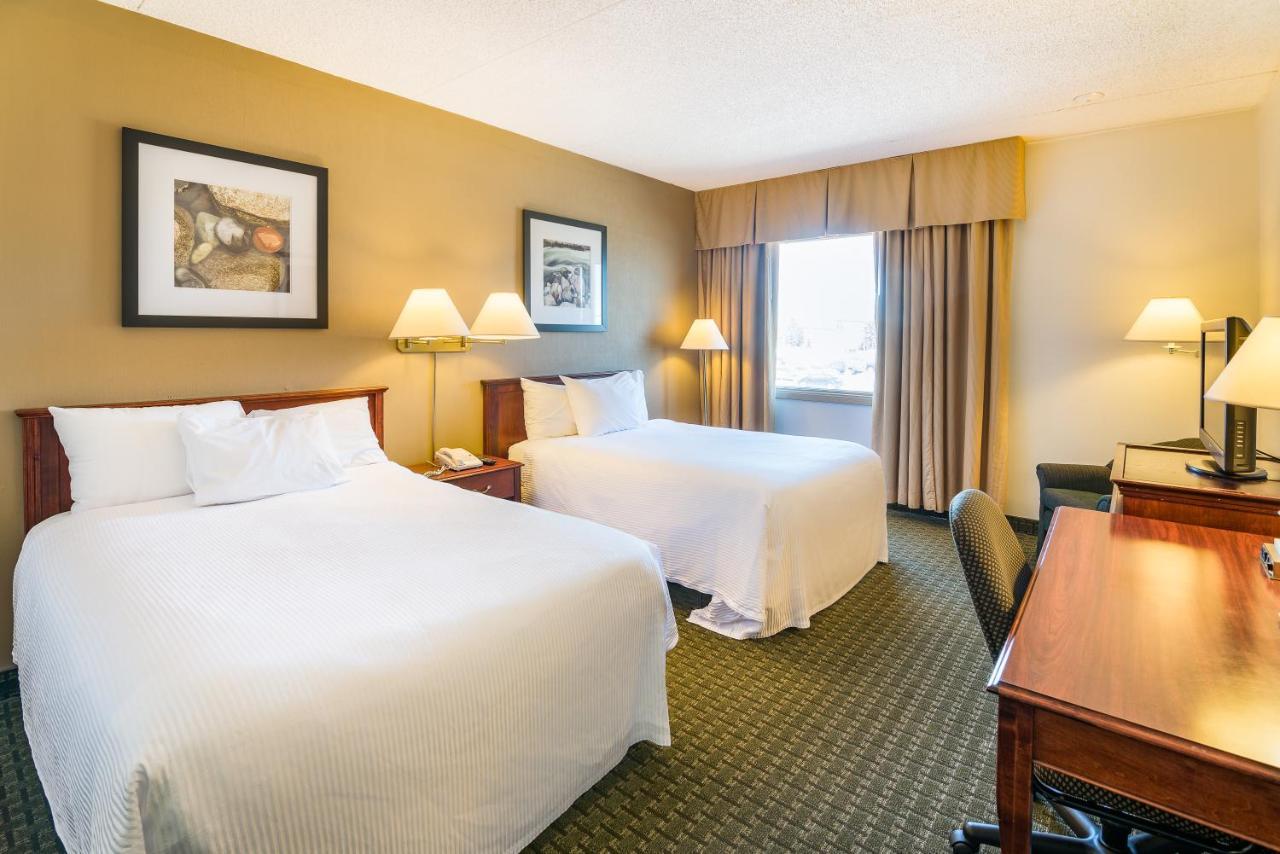 Ramada By Wyndham Thunder Bay Airlane Hotel Extérieur photo